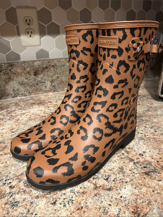 Hunter Shoes - Hunter Original Refined Short Leopard Print Short Rain Boots — Worn Once 9